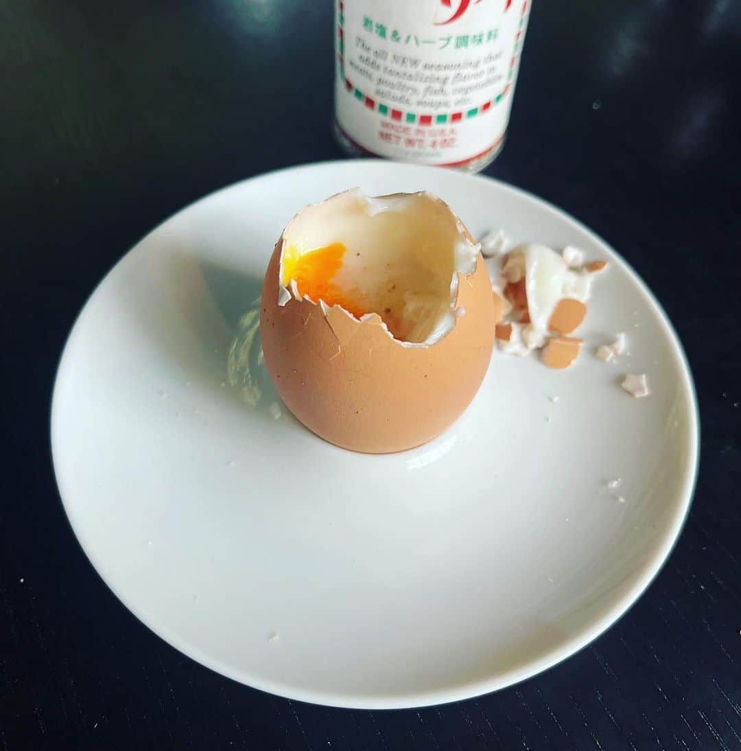 TOGGYのインスタグラム：「ふたつめ🥚🥚」