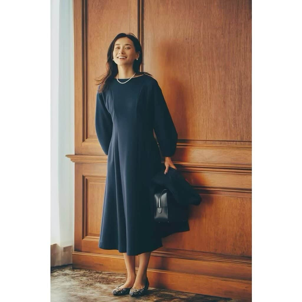 小濱なつきさんのインスタグラム写真 - (小濱なつきInstagram)「mi-mollet @mimollet   大人世代のオケージョン服 #オケージョン #ネイビー服」12月1日 10時53分 - obamanatsuki