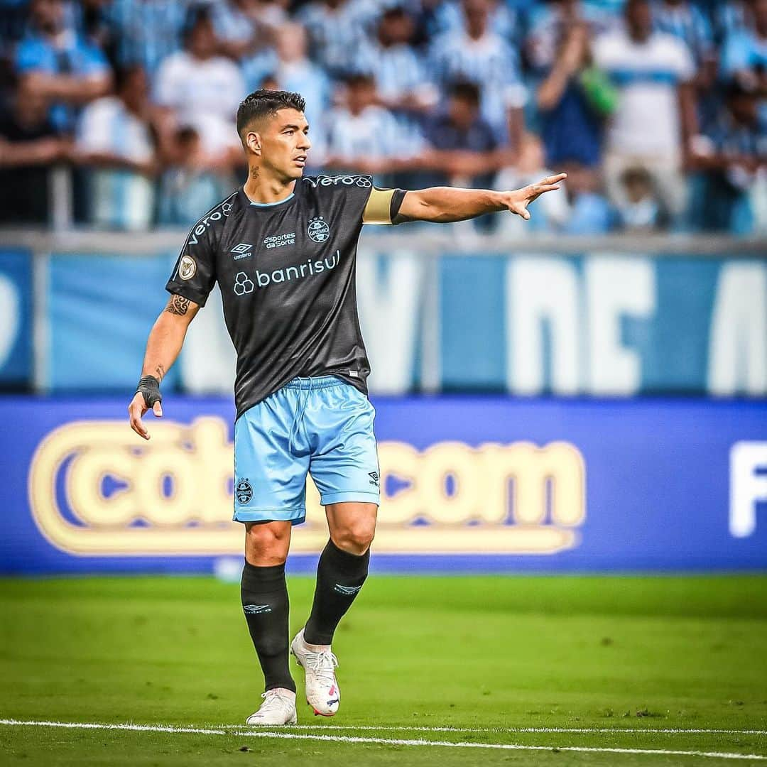 ルイス・アルベルト・スアレスのインスタグラム：「Vamos a seguir luchando hasta el final.   Dale @Gremio! 🇪🇪」