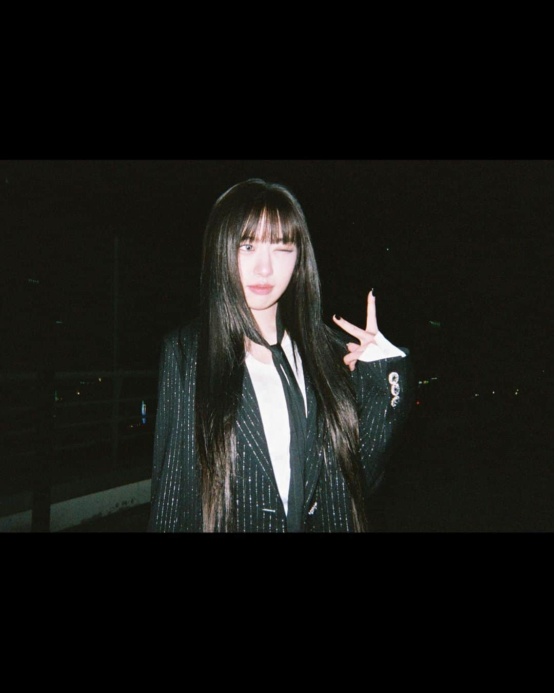 IVEさんのインスタグラム写真 - (IVEInstagram)「📸 HAPPY IVE DAY  <I've IVE>  BEHIND FILM 🎞  ANYUJIN  #IVE #아이브 #アイヴ #ANYUJIN #안유진 #アンユジン #ユジン #HappyIVEday #IVE_2nd_Anniversary #우리의_DECEMBER_영원히_EVER ⭐」12月1日 11時11分 - ivestarship