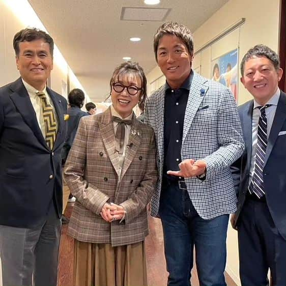 松任谷由実さんのインスタグラム写真 - (松任谷由実Instagram)「今日は楽しみだなー。 オンタイムで見る予定。  〈本日の予定〉 ★18:50-20:00(＊一部地域除く) テレビ朝日系「ザワつく!金曜日  ★21:00～ テレビ朝日系「MUSIC STATION」 「真夏の夜の夢/GLIM SPANKY　cheers 松任谷由実」」12月1日 11時08分 - yuming_official