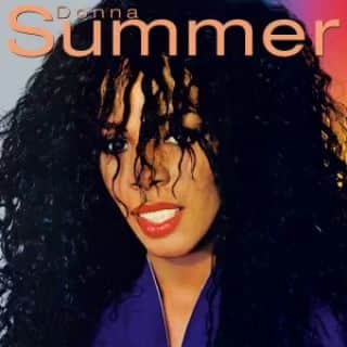 中村松江のインスタグラム：「今日の一曲はDonna Summerで『Love Is in Control (Finger on the Trigger)』です✨ アルバム「Donna Summer」に収録。 ドナ・サマーが1982年にリリースした自身の名前がタイトルのアルバムからのファーストシングルてした✨ クインシー・ジョーンズがプロデューサーの強力な一曲でしたね🎶 (№1547) #歌舞伎 #中村松江 #donnasummer #loveisincontrol(fingeronthetrigger)」