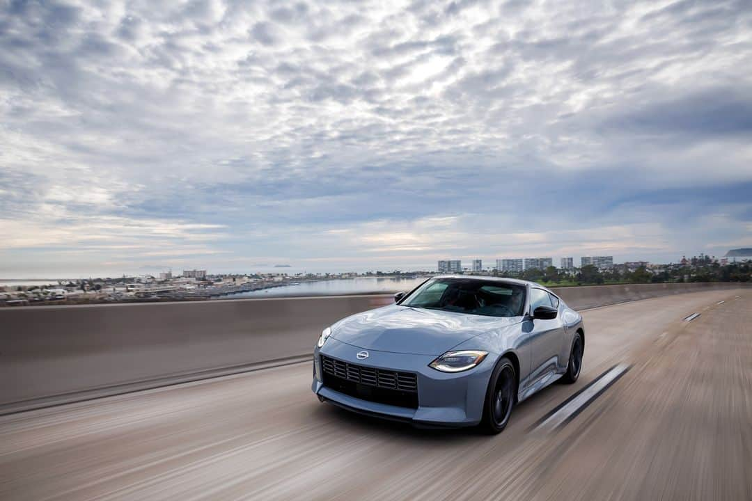 Nissanさんのインスタグラム写真 - (NissanInstagram)「This #FrontEndFriday unleashes your inner racer with the powerful Nissan Z! ✨ ​  #Nissan #NissanZ #Z #FrontEnd #Car #SportsCar」12月1日 22時30分 - nissan