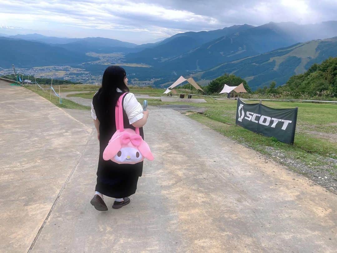 えみっくすさんのインスタグラム写真 - (えみっくすInstagram)「昨日、久しぶりにYouTubeにロング動画上げた🫶🏻今更9月に行った白馬旅行のVlog₍ᐢ.ˬ.ᐢ₎また行きたいな～❕ . YouTubeのロング動画、これからがんばるつもりではある૮₍´｡• ᵕ •｡`₎ა  #ぽっちゃりコーデ  #ぽっちゃり  #ぽっちゃり女子  #ぽっちゃりファッション  #ぽっちゃりさんと繋がりたい  #ぽっちゃり大人女子  #ぽっちゃりモデル  #ぽっちゃり女子と繋がりたい  #ぽっちゃりコーディネート  #プラスサイズ  #プラスサイズコーデ  #プラスサイズモデル  #プラスサイズファッション  #plussize  #plussizefashion  #plussizebeauty  #plussizemodel  #chubby  #curvy  #curvyfashion  #curvystyle  #bbw  #ミスiD2022  #白馬村  #白馬  #長野県  #長野県観光  #旅行  #旅行好きな人と繋がりたい  #白馬岩岳マウンテンリゾート」12月1日 22時30分 - emix_momoka