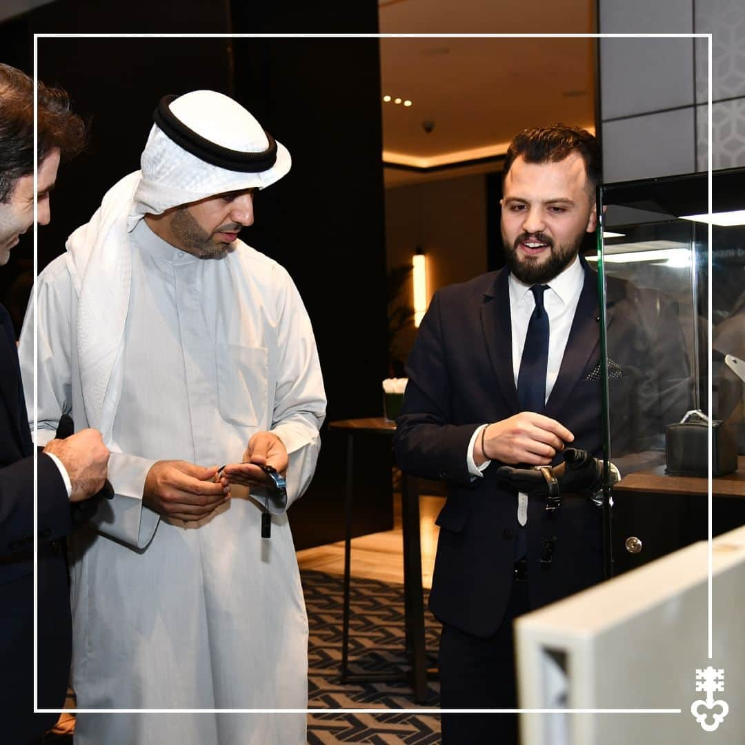 コルムさんのインスタグラム写真 - (コルムInstagram)「Corum, in collaboration with @behbehaniwatchworld - Corum’s exclusive retail partner in #Kuwait - hosted an exclusive event for esteemed guests to discover the brand.   Not only were the guests taken on an immersive high-watchmaking journey that showcased Corum's luxurious heritage, but they also had the opportunity to view the latest novelties such as the Concept Watch and Admiral Ceramic collection that were launched in Geneva Watch Days.」12月1日 21時00分 - corumwatches