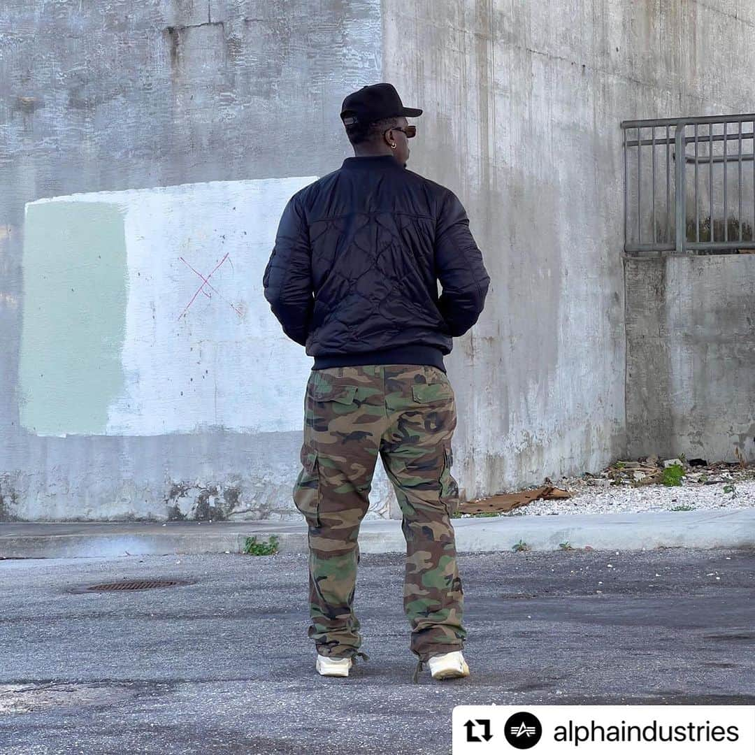 ALPHA INDUSTRIES JAPANさんのインスタグラム写真 - (ALPHA INDUSTRIES JAPANInstagram)「#Repost @alphaindustries with @use.repost ・・・ Move with pure intention.  #alphaindustries」12月1日 21時00分 - alpha_industries_japan