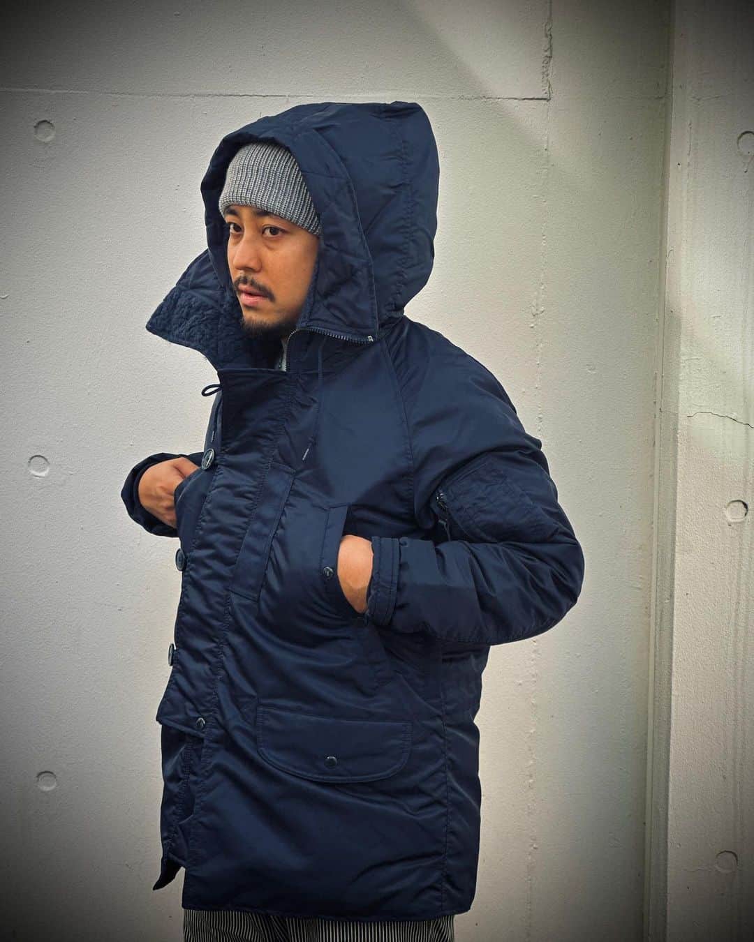 BEAMS+さんのインスタグラム写真 - (BEAMS+Instagram)「・   BEAMS PLUS RECOMMEND  〈BEAMS PLUS〉  N-3B DOWN JACKET.  BEAMS PLUS' standard "N-3B Down Jacket" is now available in a new navy color. The military-like dark navy color gives a rugged yet clean impression. The functional material with water repellency and warmth retention is also retained.  -------------------------------------  ビームス プラス定番の"N-3Bダウンジャケット"に新色のネイビーカラーが登場。ミリタリーカラーらしいダークネイビーはラギットながらもスッキリとした印象。撥水、保温性もある機能性素材もそのままに。   #beams #beamsplus #beamsplusharajuku  #mensfashion #militaryfashion」12月1日 21時01分 - beams_plus_harajuku
