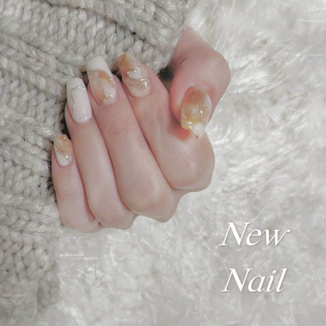 東海林里咲のインスタグラム：「. .  brown nail🐈🤎  . .」