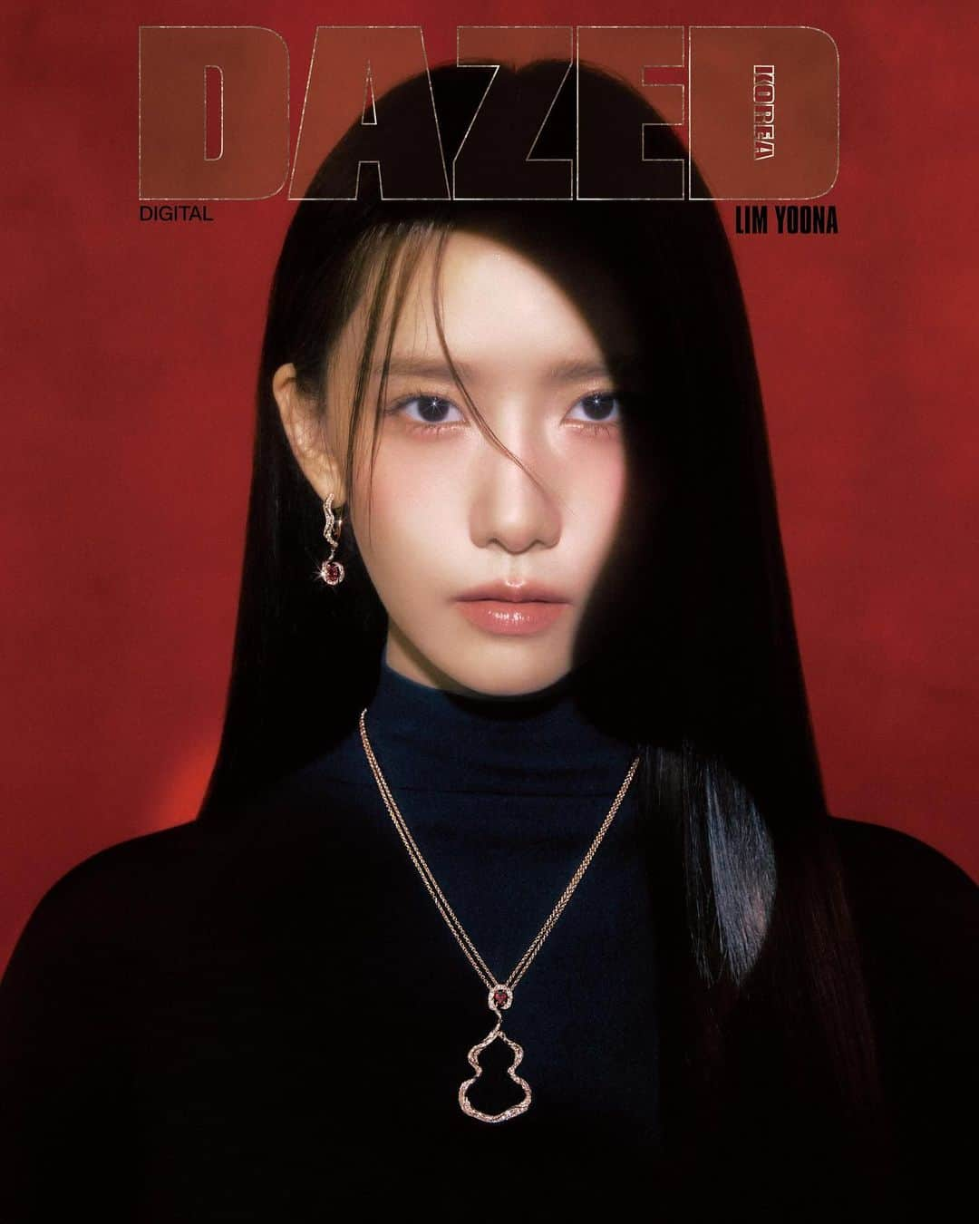 ユナのインスタグラム：「My favorites🖤 @dazedkorea  @qeelinjewellery」