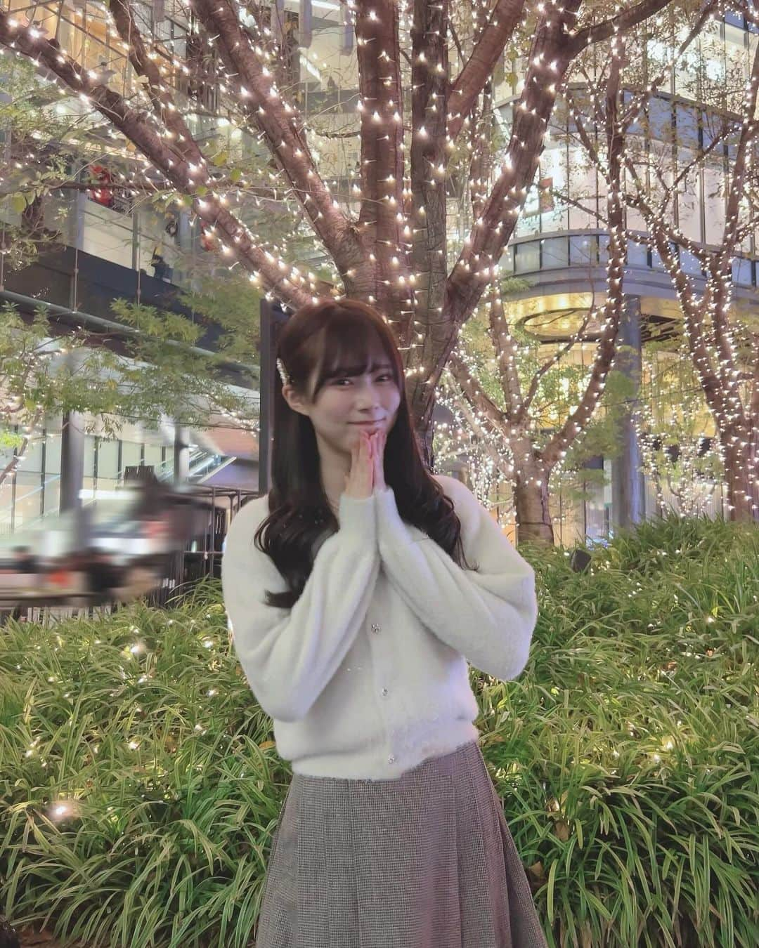 瀧本弥生のインスタグラム：「冬も本格的になってきたよね❄️  #NMB48 #アイドル　#04 #05 #05년생  #idol #ootd #イルミネーション　#梅田」