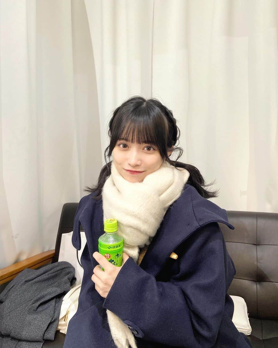 桜木ことさんのインスタグラム写真 - (桜木ことInstagram)「☃️🧣  撮影で今年初マフラー☺︎  #マフラー #冬  #ダッフルコート」12月1日 21時09分 - koto_sakuragi