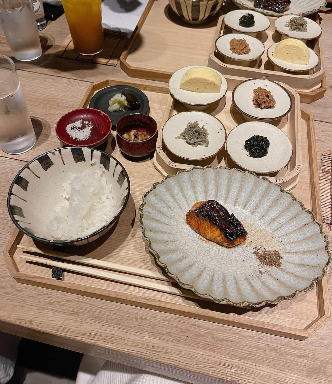 沖田愛加のインスタグラム：「お友達とお友達のお母さんと 私と私のお母さんの4人でdinnerへ🌸  和食のコース美味しかったあ💓」