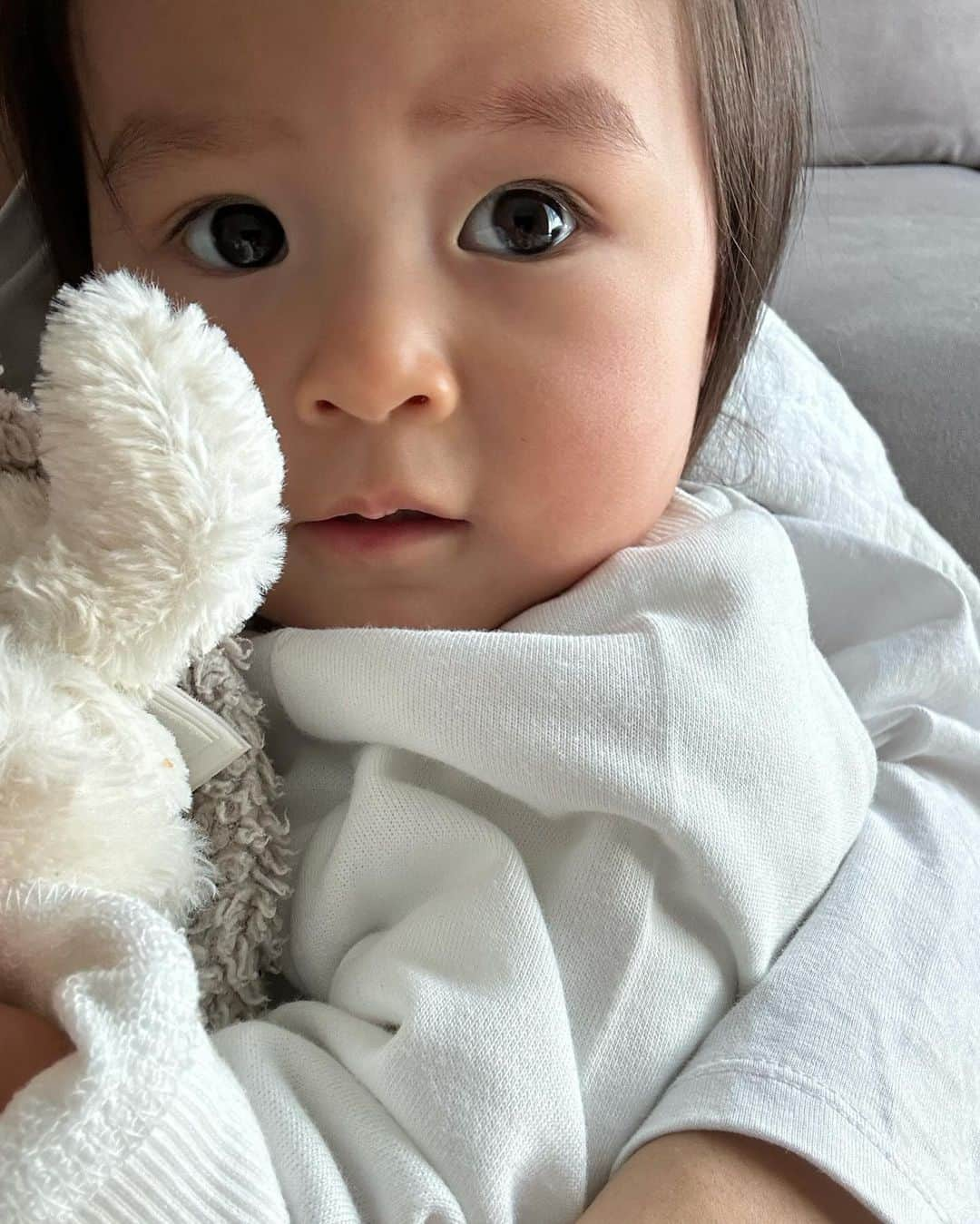 ARISA（和田有沙）さんのインスタグラム写真 - (ARISA（和田有沙）Instagram)「赤ちゃん感満載の次女👶🏻💖ㅤㅤㅤㅤㅤㅤㅤㅤㅤㅤㅤㅤㅤ ㅤㅤㅤㅤㅤㅤㅤㅤㅤㅤㅤㅤㅤ ずっと赤ちゃんでいてほしい🥹  #1歳1ヶ月#年子#年子姉妹#姉妹#年子育児#年子ママ」12月1日 21時21分 - wadaarisa