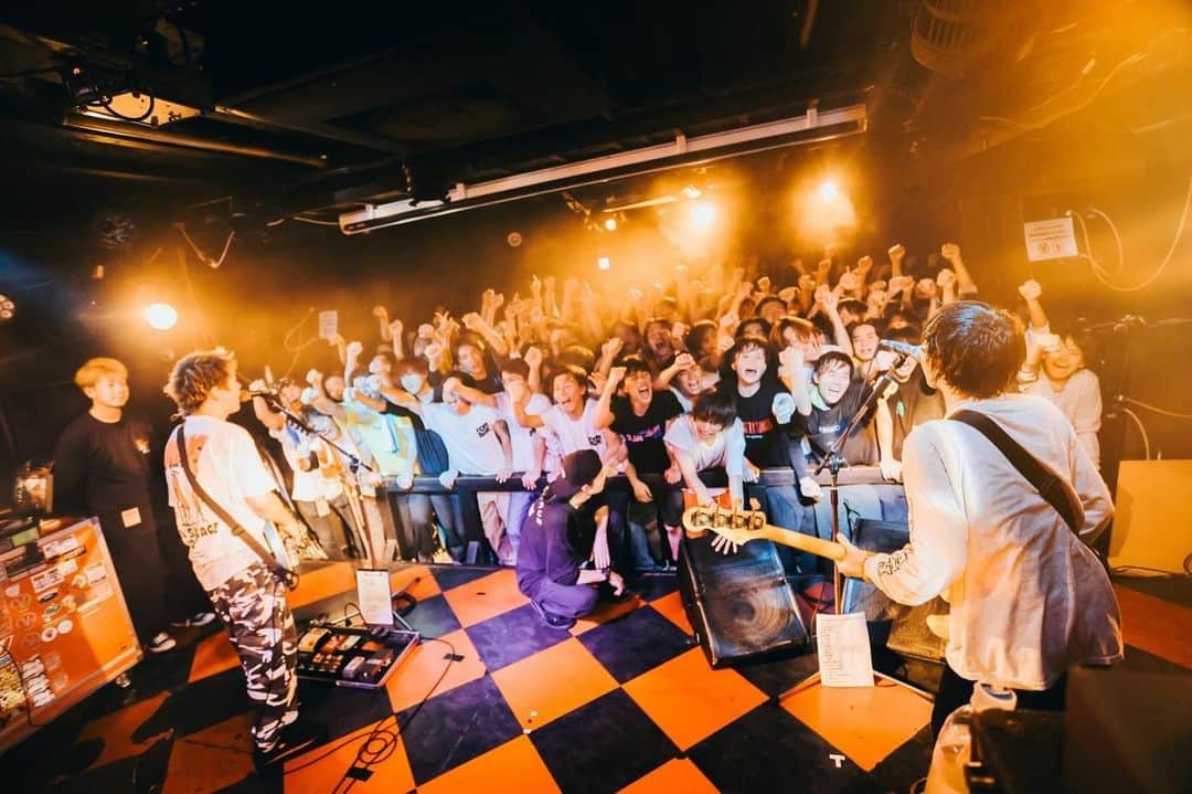 FOMAREさんのインスタグラム写真 - (FOMAREInstagram)「2023.12.1 small sausage tour vol.2 FINAL‼︎ 新宿ANTIKNOCK  THANK YOU‼︎  スモールソーセージ🌭のみんなありがとう。  photo by @ohazamanorito」12月1日 21時32分 - fomare_official