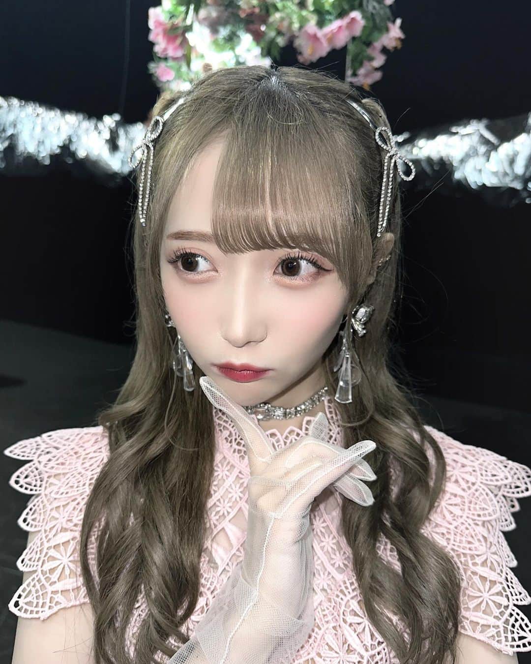 谷崎早耶さんのインスタグラム写真 - (谷崎早耶Instagram)「💐🎀  アンチコンフィチュール、MVオフショット📷´-  こちらはスイートさややん！いかがですか…？？❤︎  12月になったね！クリスマスだねうれしいな（´-`）.｡oO  クリスマスから年末って凄く凄くわくわくしませんか〜 この季節が1年のなかでいちばんすきです🎅🏻🤍🤍  イルミネーション、いっぱい行けますように💭」12月1日 21時28分 - tanizaki_saya__