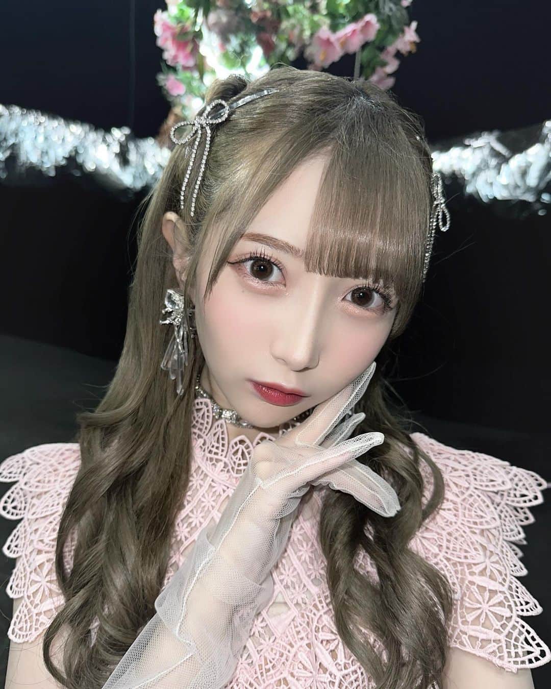 谷崎早耶さんのインスタグラム写真 - (谷崎早耶Instagram)「💐🎀  アンチコンフィチュール、MVオフショット📷´-  こちらはスイートさややん！いかがですか…？？❤︎  12月になったね！クリスマスだねうれしいな（´-`）.｡oO  クリスマスから年末って凄く凄くわくわくしませんか〜 この季節が1年のなかでいちばんすきです🎅🏻🤍🤍  イルミネーション、いっぱい行けますように💭」12月1日 21時28分 - tanizaki_saya__
