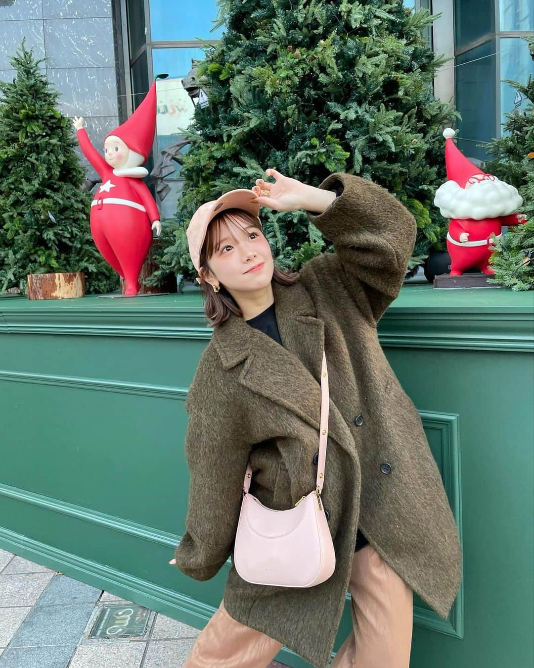 きりまるさんのインスタグラム写真 - (きりまるInstagram)「プリクラ🇰🇷♡🎄 と韓国のおもいでたち！  寒かったけど楽しかったな〜❄️  今年の冬は北海道いってみたい おいしいみそラーメンたべたい🍜  今日から12月や〜🎄🎅🏻 今年もあっという間やったな〜 みんな、今月の目標なににするう？😙 . .」12月1日 21時30分 - kirimaruuu