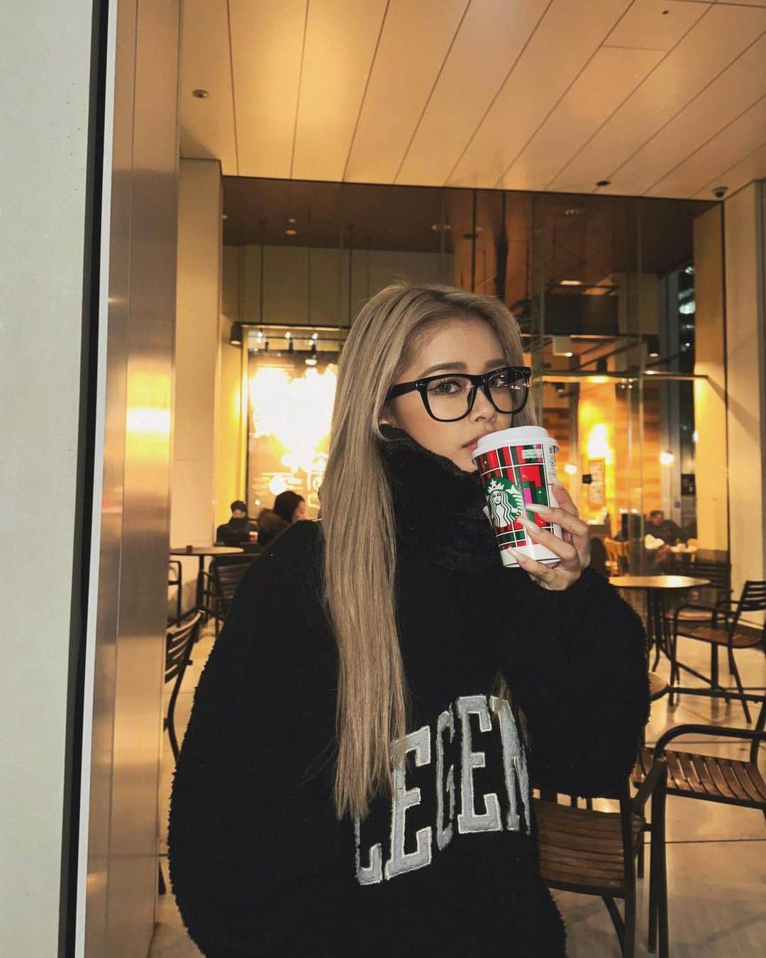 加藤美佳のインスタグラム：「冬の子⛄ スタバの新作ピスタチオ美味しすぎた。 リピ確。」