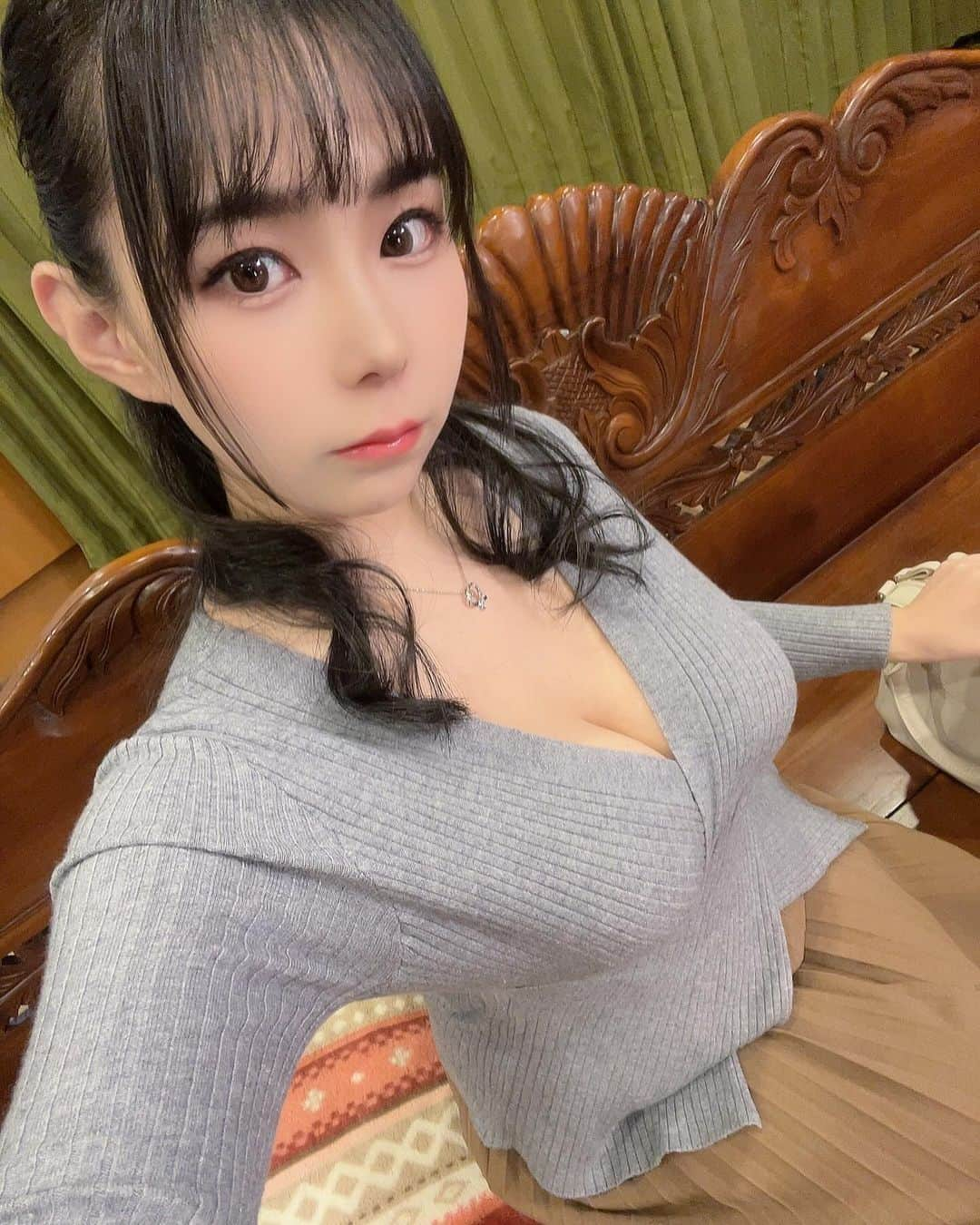 吉根ゆりあのインスタグラム：「不満そうな顔してる🤔」