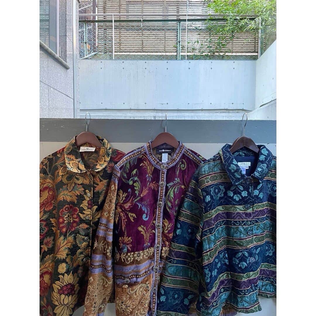 古着屋フラミンゴ下北沢店のインスタグラム：「⠀ 【 ladies pattern jacket】  ㅤㅤㅤㅤㅤㅤㅤㅤㅤㅤㅤㅤㅤ#古着 #古着屋 #古着mix #東京 #下北 #下北沢古着 #フラミンゴ下北沢#pattern #jacket #柄ジャケット #recommend #fashion #tokyo #shimokitazawa #vintage #vintagefashion #vintageclothing #vintagestyle #usedclothing #2hand #instagood #tflers #ootd #outfit #いいね返し #优质的 #下北泽　#빈티지 #시모키타자와」
