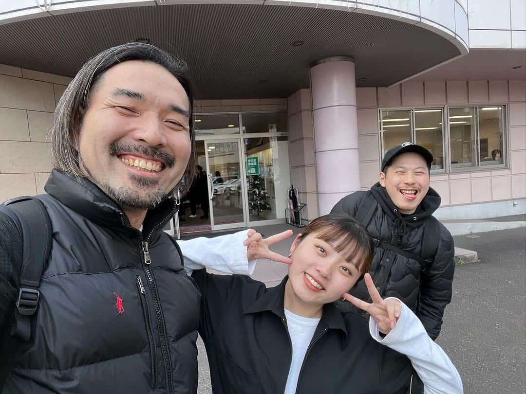 kouzuma ショートマスターさんのインスタグラム写真 - (kouzuma ショートマスターInstagram)「今日も最幸の仲間創り❣️ 宮崎の仲間も最幸‼️ 最後のプレゼンも挨拶もしびれた〜😅😅  誰とどんな時間を過ごすがて見える景色は絶対に変わるヨ😊  めっちゃ売れっ子になれよ！応援してんぞー📣  #下赤塚美容院 #下赤塚縮毛矯正 #髪質改善 #東武練馬縮毛矯正 #成増縮毛矯正 #下赤塚髪質改善 #成増美容院 #成増髪質改善 #トリートメント #ツヤ髪エステ　 #髪質改善ストレート #縮毛矯正 #美容師求人 #俺は羽田で半袖」12月1日 21時56分 - kouzuma