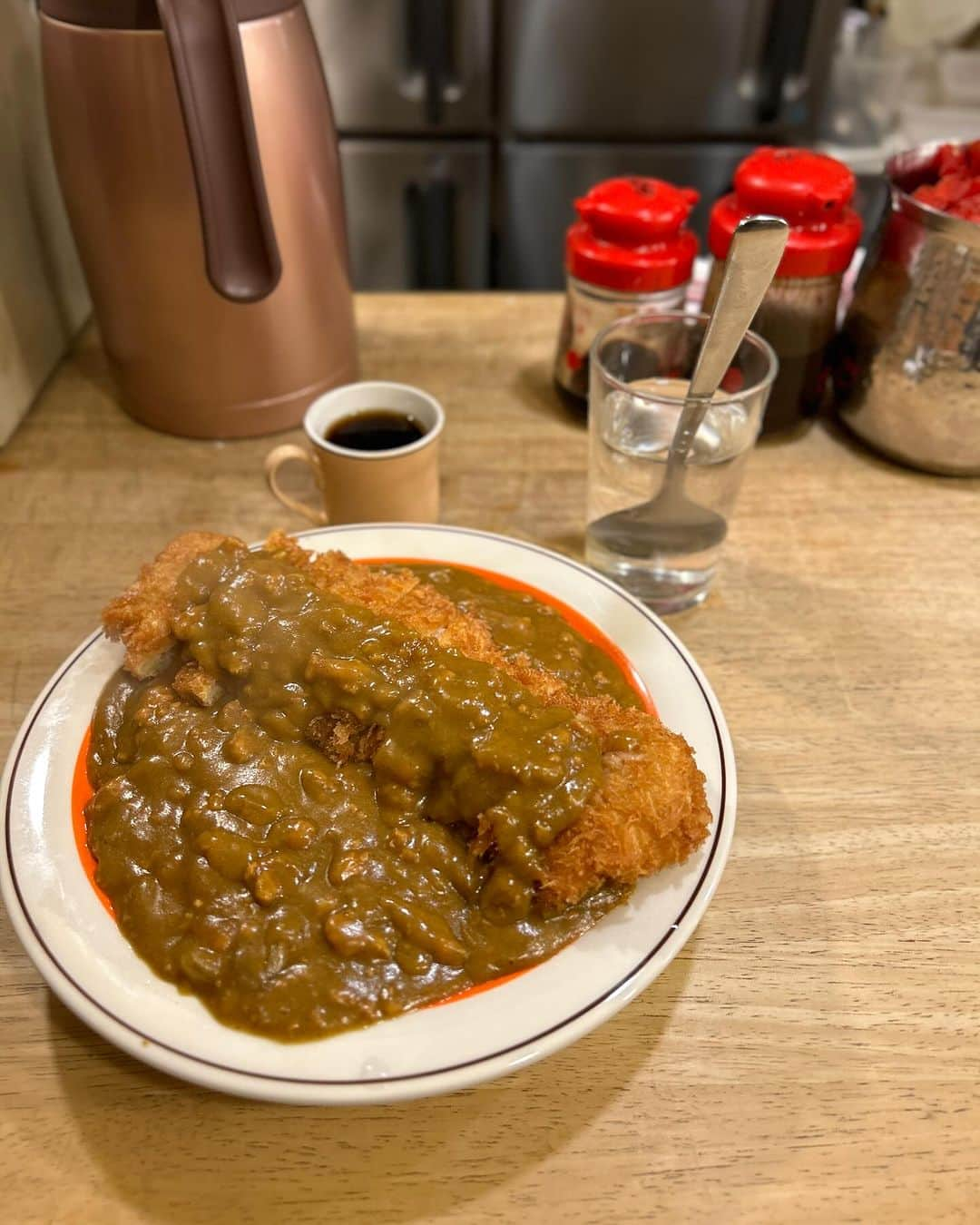 梅田啓介さんのインスタグラム写真 - (梅田啓介Instagram)「カツカレーサイコー  #こないだのばんめし  #カツカレーハンター #カツカレーさまでした  #カツカレー #ライスカレー #カレーライス #カレー」12月1日 22時06分 - kskume