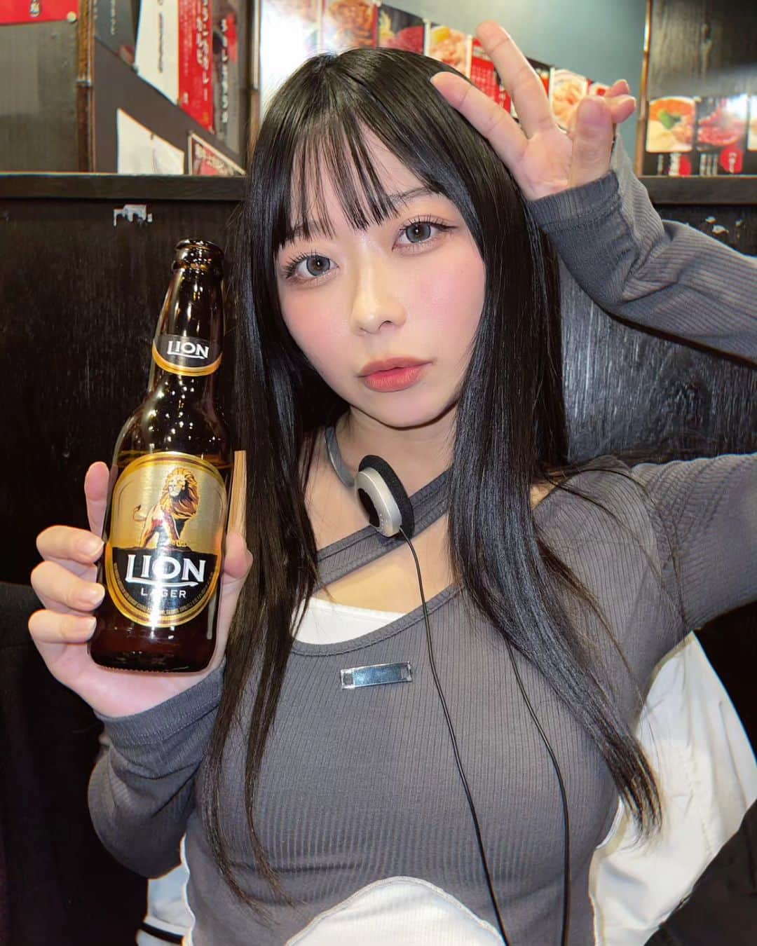 蒼猫いなさんのインスタグラム写真 - (蒼猫いなInstagram)「ビールが飲めるようになった私は最近色んな国のビールを飲むことにハマっています🤤🍺💕 . . . . . . . #グラビアモデル #グラビアアイドル #グラビア撮影 #プール開き #水着ギャル #水着 #ビキニ #プール #プール撮影会 #蒼猫いな #海 #shein #ビキニ女子 #ビキニギャル #韓国コーデ #韓国ヘア #モデル撮影 #撮影モデル #韓国ファッション #페션스타그램 #pharfaite #ootd #野球好き #チャックテイラー #チャックテイラー70s #converse #コンバースコーデ #chucktaylor」12月1日 22時05分 - inacoscos