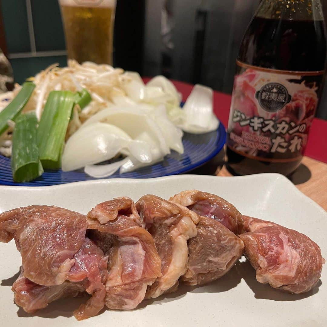 アンジェラ佐藤さんのインスタグラム写真 - (アンジェラ佐藤Instagram)「北海道ジンギスカン蝦夷屋の食べ飲み放題〜🐑𓌉𓇋 ‎🥩 @jingiskangezoya  厚切りジンギスカンやラムチョップなどお肉が美味しいのはさることながら、ミニ牛トロご飯やジンギスカンカレー、ラムつくねなどサイドメニューが豊富 の人気店✨  #北海道ジンギスカン蝦夷屋 #札幌ジンギスカン#ジンギスカン食べ放題 ＃北海道鄉士料理 #北海道吃到飽 #北海道好吃 ＃ヒンナヒンナ」12月1日 22時15分 - angela_satou