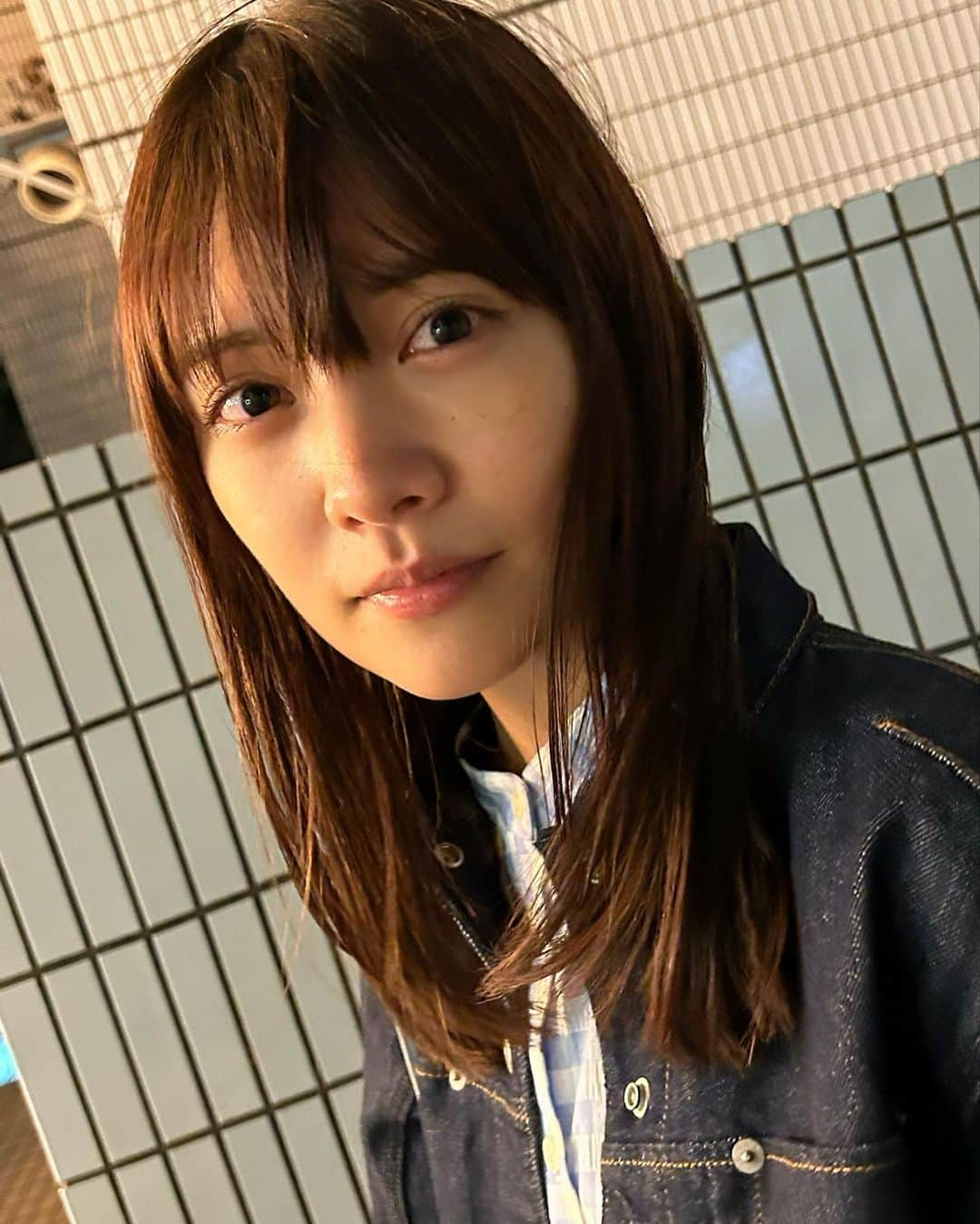 松永有紗さんのインスタグラム写真 - (松永有紗Instagram)「12月になりましたね🎄✨  11月は、色んなキモチでお腹いっぱいなることが多く、せっせっ、せっせっと歩いていたら気が付いたら街がキラキラしていました🎄どのシーズンよりも星がクリアに輝いている気がして、寒いけれどお散歩したくなっちゃうね。そんな時期🎄  今のうちにぐーーっすり眠っているサンタさんも発見しました🎄笑  2023年最後の月も🎄 それぞれのペースで共に素敵な日々にしちゃいましょ🎄✨  (とっても寒いのでお身体にも気を付けてお過ごしください☺️✨)」12月1日 22時14分 - arisa_matunaga