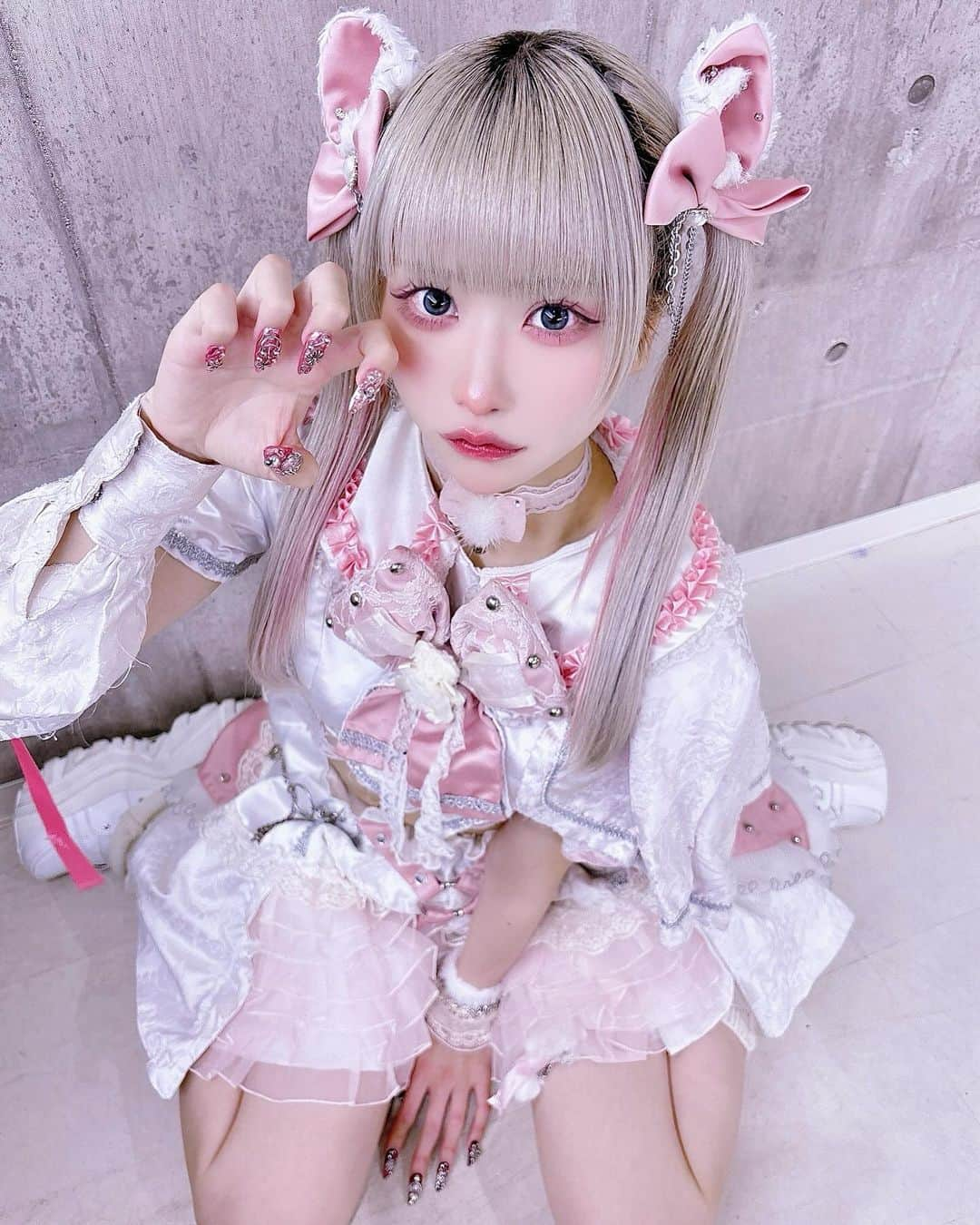 いちさんのインスタグラム写真 - (いちInstagram)「振り回されても愛してニャー♡  #idol #cosplay #cosplayer #cosplaygirl #japanesegirl #girl #selfie #instagood #hightone #twintail #fff #lfl #l4l #アイドル #派手髪」12月1日 22時22分 - ichi_7cos