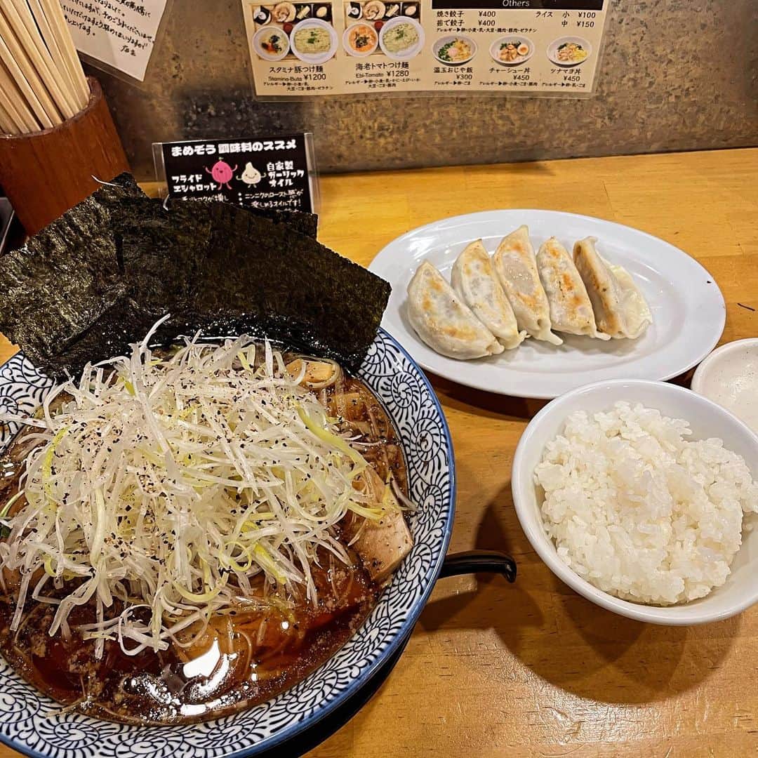 Q太郎さんのインスタグラム写真 - (Q太郎Instagram)「#さいたま市#浦和区#elan#エラン#仕事前に#食事#ラーメン#まめぞうブラック#ネギトッピング#餃子#小ライス」12月1日 22時22分 - qtaro.jun