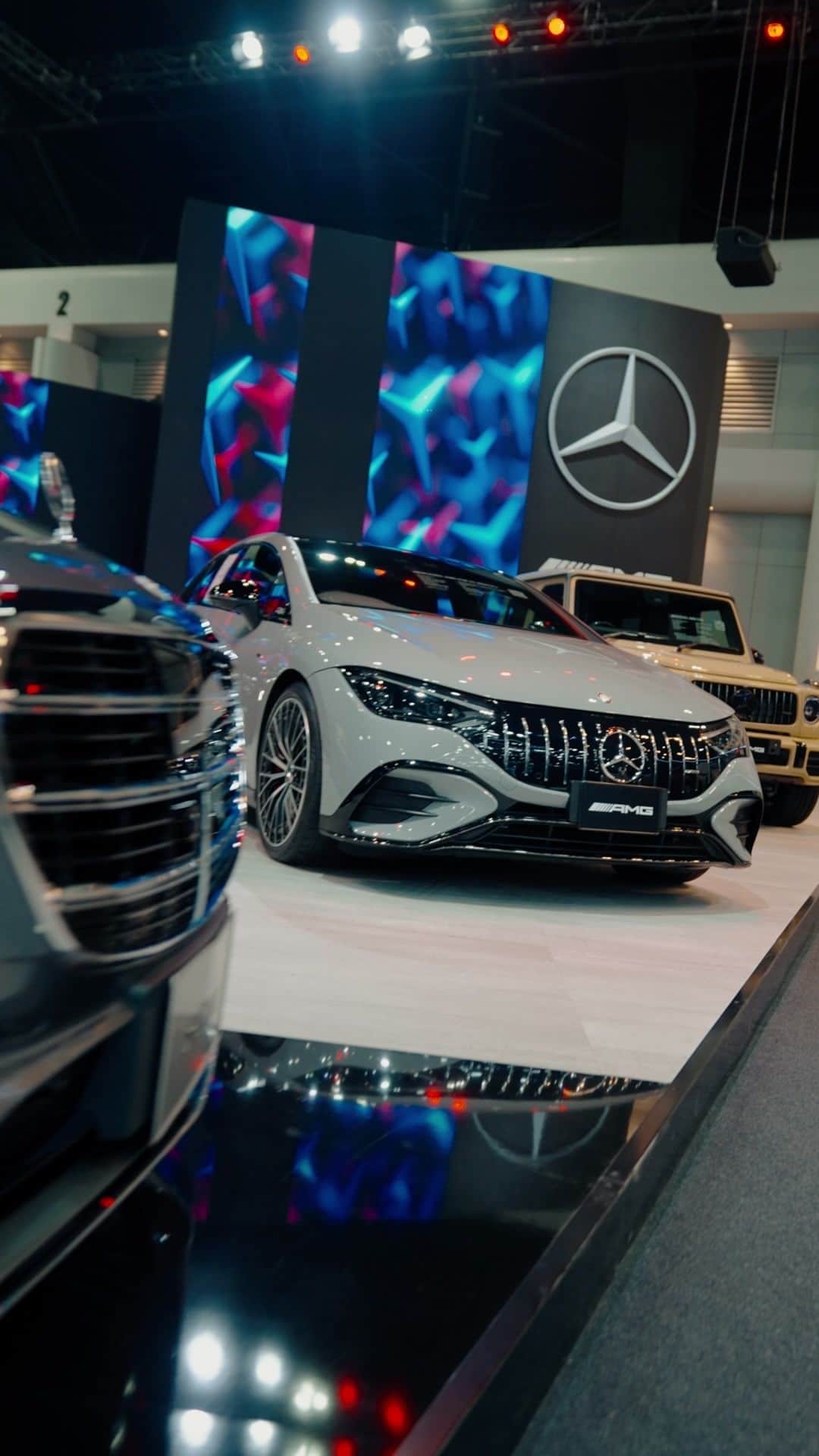 Mercedes-Benz Thailandのインスタグラム：「Mercedes-Benz พร้อมแล้วที่จะพาคุณก้าวสู่ความเป็นผู้นำแห่งโลกยานยนต์ ให้ทุกคนได้สัมผัสในงาน Motor Expo 2023 💫🪐  เตรียมตัวให้พร้อมเพราะครั้งนี้ Mercedes-Benz จะมอบประสบการณ์พิเศษ ด้วยการลดระดับ(บูธ) ให้เป็นระดับเดียวกันหมด เพื่อให้คุณขยับเข้าใกล้ความสำเร็จได้มากขึ้น มาผสมผสานจิตวิญญาณของผู้นำแห่งโลกยานยนต์ไปกับเรา และตื่นตาตื่นใจไปกับโซนต่างๆ ที่นำรถไฮไลท์มาให้คุณได้สัมผัส  พบกันที่งาน Motor Expo 2023  🗓️ ตั้งแต่วันที่ 1 - 11 ธันวาคม 2566  📍 ณ อิมแพ็ค ชาเลนเจอร์ ฮอลล์ 1 เมืองทองธานี  #FUTUREFORALL #MotorExpo2023 #MercedesBenz #MercedesBenzThailand」