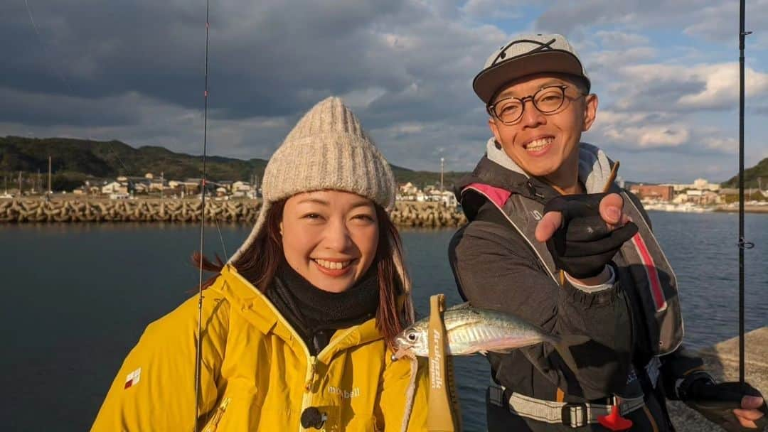 小雪さんのインスタグラム写真 - (小雪Instagram)「🎣 #釣りビジョン @fishingvision 発見！すごかby九州 今回は佐賀県唐津·呼子でライトゲーム！  三ヶ島先生に教わりながら 手軽に楽しく釣りを楽しみました😆 @mikazi1986  放送は12/4(月)20時～  #釣り #佐賀 #ライトゲーム  初心者の方もトライしやすい釣りです🙋」12月1日 14時09分 - koyuki2