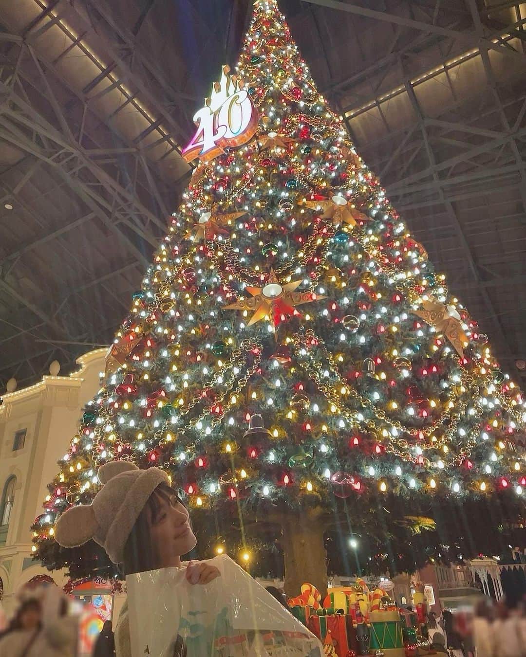 みひろさんのインスタグラム写真 - (みひろInstagram)「. 何年振り？ #ディズニーランド 🏰  #disney #xmas #ディズニー #クリスマス」12月1日 14時19分 - mihiro0519