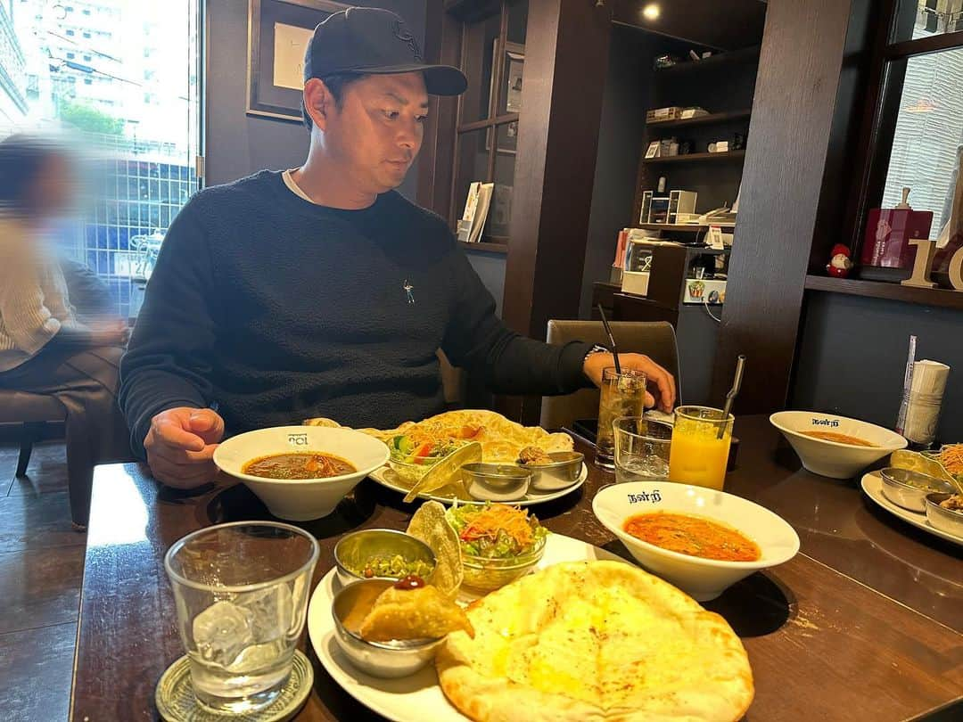 攝津正さんのインスタグラム写真 - (攝津正Instagram)「. . ランチにカレーを食べに。 106サウスインディアンへ🍛  美味い！！！！！！  腹一杯で大満足な昼飯でした。  皆さんも是非。オススメです！  . . #106サウスインディアン #美味い #カレー #昼飯 #ランチ #福岡グルメ」12月1日 14時28分 - tadashi_settsu