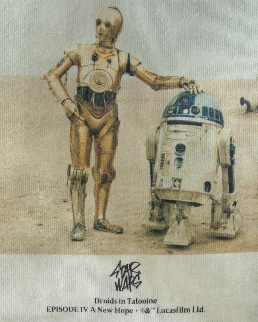 照屋 健太郎さんのインスタグラム写真 - (照屋 健太郎Instagram)「TAG BY @shing02gram ✏️💫 なんと、STAR WARSコレクションは、Shing02さんに特別に書いて頂いたタギングロゴを使用した、個人的に超激アツ トリプルネーム企画🔥🔥🔥もちろんルーカスフィルム本国公認✌️ご協力頂いたShing02さんに大感謝です🙏🙇  LIBERTYFORCE.JPのオンラインSHOP(本日から12月3日(金)21:00まで)と、明日からの沖縄POP UPがご購入のラストチャンスになります🔥❤️‍🔥  沖縄POP UP レフ沖縄アリーナ by ベッセルホテルズ 12.2 SAT 10:00-18:00 12.3 SUN 10:00-18:00 沖縄市字諸見里 1766番地  #世界から注目される沖縄へ #LIBERTYFORCE #CHASEYOURBRIGHTFUTURE」12月1日 14時36分 - libertyforce_teruya