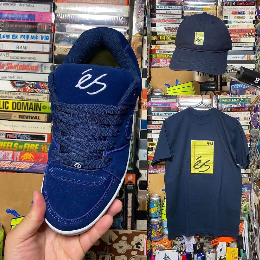 BEAMS MENのインスタグラム：「… eSとSSZの取り組み 12.9（Sat.）Release . 〈SSZ〉がスケートシューズブランド〈eS〉と手を組み、二度目となる別注アイテムをリリースします。  今回の取り組みでは、ブランドの名作モデル「ACCEL」をより着用しやすい都会的なネイビーカラーでまとめ、中敷は〈SSZ〉のリーガルパッドに両者のロゴを配し、ヒールには〈SSZ〉の文字を施しました。 また、リーガルパッドに〈eS〉のロゴをプリントした、スケートブランドらしい『Tシャツ』と『キャップ』も展開します。  ぜひこの機会をお見逃しなく！  【販売店舗】 ビームス 原宿 ビームス ジャパン ビームス ストリート 横浜 ビームス 名古屋 ビームス ストリート 梅田 ビームス 神戸 ビームス 広島 ビームス 福岡 . @esskateboarding @sonik_dist @katoyasai @beams_mens_casual #esとsszの取り組み」