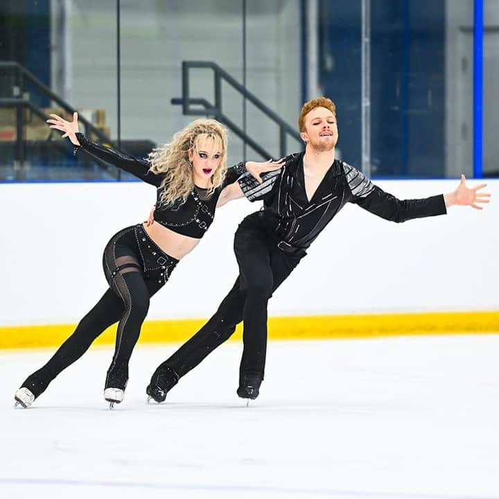 Skate Canadaさんのインスタグラム写真 - (Skate CanadaInstagram)「Day 1 at #SCChallenge24 saw some solid competition in senior men and ice dance!   Who do you think will be coming home with some hardware? 🏅  _____________  La première journée du #DéfiPC24 a donné lieu à une solide compétition chez les hommes seniors et en danse sur glace !   Selon vous, qui va remporter une 🏅 cette semaine ?   📸 @danielleearlphotography」12月1日 14時40分 - skate_canada