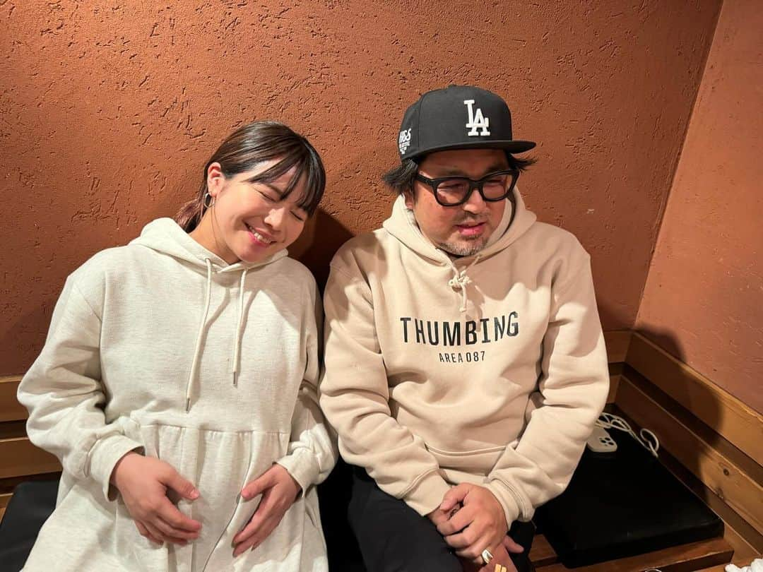 沢辺りおんさんのインスタグラム写真 - (沢辺りおんInstagram)「お祝いしてもらいました☺️ サプライズでマッコイさんが遅れて登場！！  里美さんに来る前にバラされたけど！ もっと 「えーー！！！」 って感じで喜びたかった。笑  #マッコイさん #2ショット写真 #もうちょい笑ってくれてもよくない？ #めでたい席ですよ #ご馳走様でした！」12月1日 15時07分 - rionsawabe