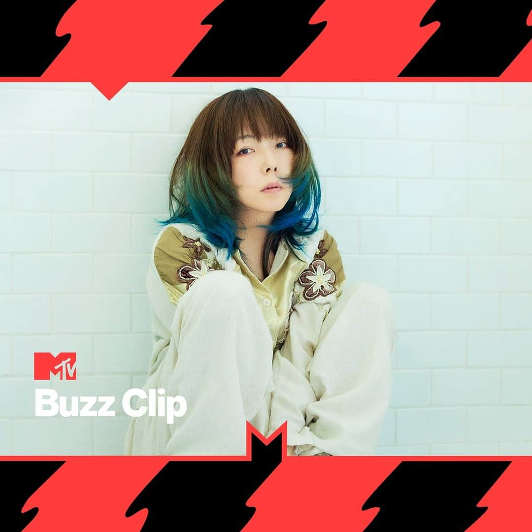 MTV Japanさんのインスタグラム写真 - (MTV JapanInstagram)「【#BUZZ_CLIP 邦楽(12/1～15)】 11/22にリリースされたaikoの44枚目のシングル「#星の降る日に」が12月前期BUZZ CLIPに決定！  @aiko15_official #MTVJapan」12月1日 15時00分 - mtvjapan