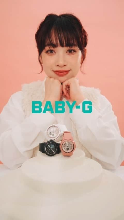 CASIO BABY-G Japan Officialのインスタグラム：「BGA-2900AFシリーズは ピンクゴールドがキラリと光るデザイン💞  スリムなボディなので 手元を華奢に見せてくれます✨  それぞれの時計の色に合わせて コーデを組むのもおすすめ👟👖👚  －－－－－－－－－－  white ⌚️BGA-2900AF-7AJF　¥25,300 *tax included  pink ⌚️BGA-2900AF-4AJF　¥25,300 *tax included  black ⌚️BGA-2900AF-1AJF　¥25,300 *tax included  －－－－－－－－－－  BABY-Gのアカウントでは他にも カラフルな商品を随時発信中📱✨  プロフィールから他の投稿もチェックして お気に入りを見つけてね💖 👉@babyg_jp  #casio #babyg #baby_g #babyg_jp #watch  #カシオ #ベイビージー #babygコーデ #時計 #腕時計 #GSHOCK #G_SHOCK #jkの日常 #ブラウスコーデ  #デートコーデ #きょコ #プレゼント #クリスマスプレゼント #シルバーリング  #手元コーデ #ファーベストコーデ #ビーズアクセサリー #クリスマスコーデ #秋コーデ #冬コーデ #ブラック #スモーキーピンク #ホワイト #bga2900」