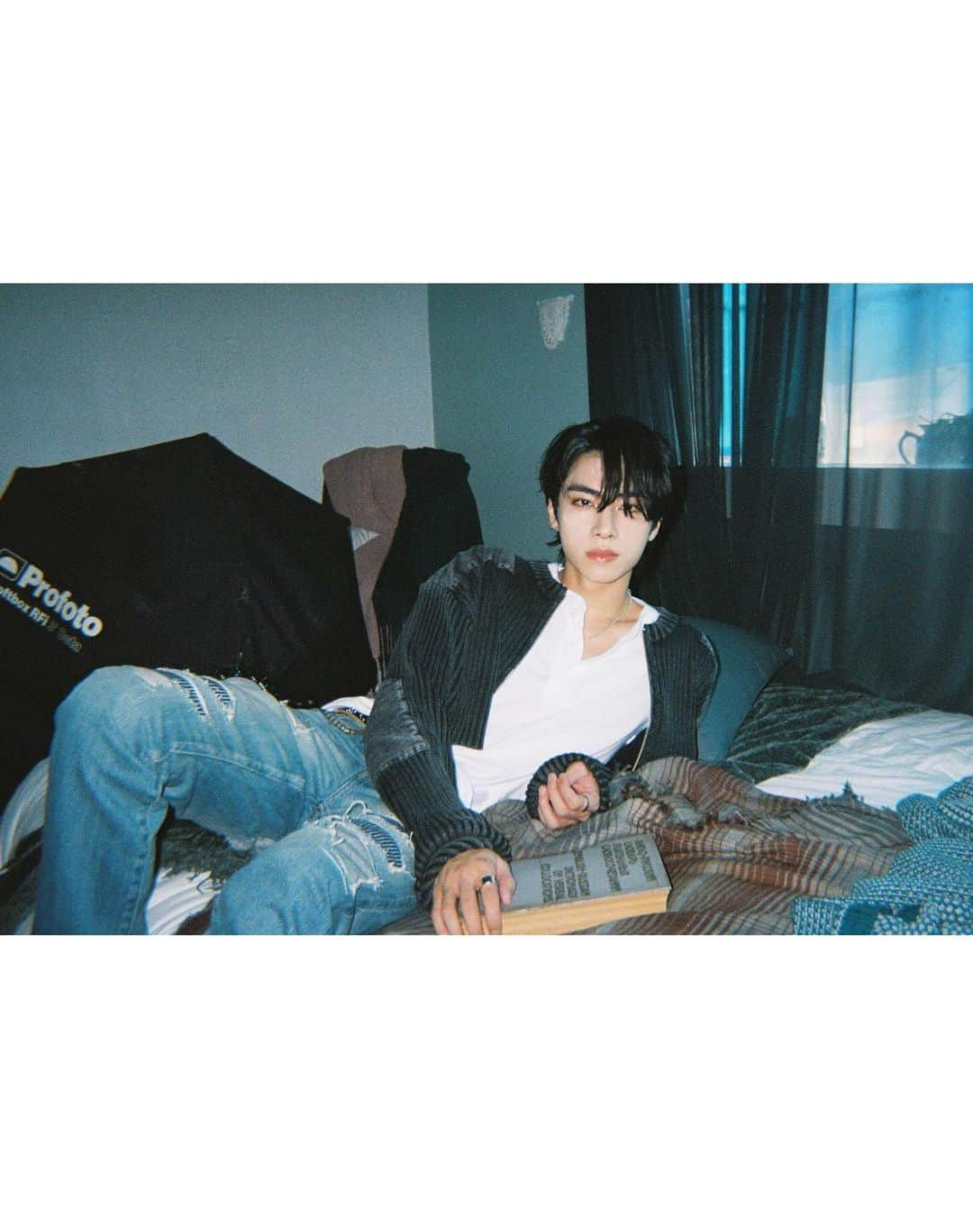 Way Vさんのインスタグラム写真 - (Way VInstagram)「🦕🛏Building Abs...  #XIAOJUN #肖俊 #샤오쥔 #WayV #威神V  #OnMyYouth #遗憾效应 #WayV_OnMyYouth  #WayV_OnMyYouth_遗憾效应」12月1日 15時03分 - wayvofficial