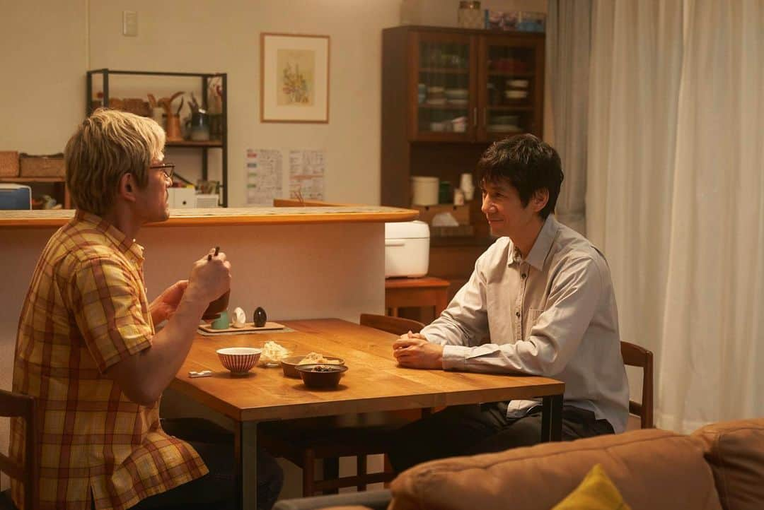 テレビ東京さんのインスタグラム写真 - (テレビ東京Instagram)「🍚#きのう何食べた？ season2🥢 第9話🍳今日12/1(金)深夜24時12分〜  *─────────────* ベトナムから帰国した祐（マキタスポーツ）は、 ベトナムに店を出すという野望を 賢二（内野聖陽）に打ち明ける。 新たな挑戦をするなら今がラストだといい、 ついては日本の店を賢二に任せたいという。  ２人の時間が減ることに不安を抱くが、 史朗(西島秀俊)に背中を押され、 店長になる覚悟を決める賢二。  だが予想通り激務の日々に。 ２人で食卓を囲む回数が明らかに減ってしまう。 史朗もまた仕事量が増える一方で…。 *─────────────*  #西島秀俊 #内野聖陽 #マキタスポーツ #高泉淳子 #坂東龍汰 #朝倉あき #チャンカワイ #中村ゆりか #椿弓里奈 #中澤実子  ©️「きのう何食べた？ season2」製作委員会 ©️よしながふみ／講談社」12月1日 15時14分 - tvtokyo_pr