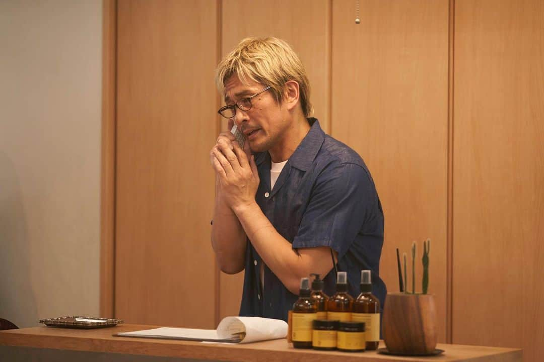 テレビ東京さんのインスタグラム写真 - (テレビ東京Instagram)「🍚#きのう何食べた？ season2🥢 第9話🍳今日12/1(金)深夜24時12分〜  *─────────────* ベトナムから帰国した祐（マキタスポーツ）は、 ベトナムに店を出すという野望を 賢二（内野聖陽）に打ち明ける。 新たな挑戦をするなら今がラストだといい、 ついては日本の店を賢二に任せたいという。  ２人の時間が減ることに不安を抱くが、 史朗(西島秀俊)に背中を押され、 店長になる覚悟を決める賢二。  だが予想通り激務の日々に。 ２人で食卓を囲む回数が明らかに減ってしまう。 史朗もまた仕事量が増える一方で…。 *─────────────*  #西島秀俊 #内野聖陽 #マキタスポーツ #高泉淳子 #坂東龍汰 #朝倉あき #チャンカワイ #中村ゆりか #椿弓里奈 #中澤実子  ©️「きのう何食べた？ season2」製作委員会 ©️よしながふみ／講談社」12月1日 15時14分 - tvtokyo_pr