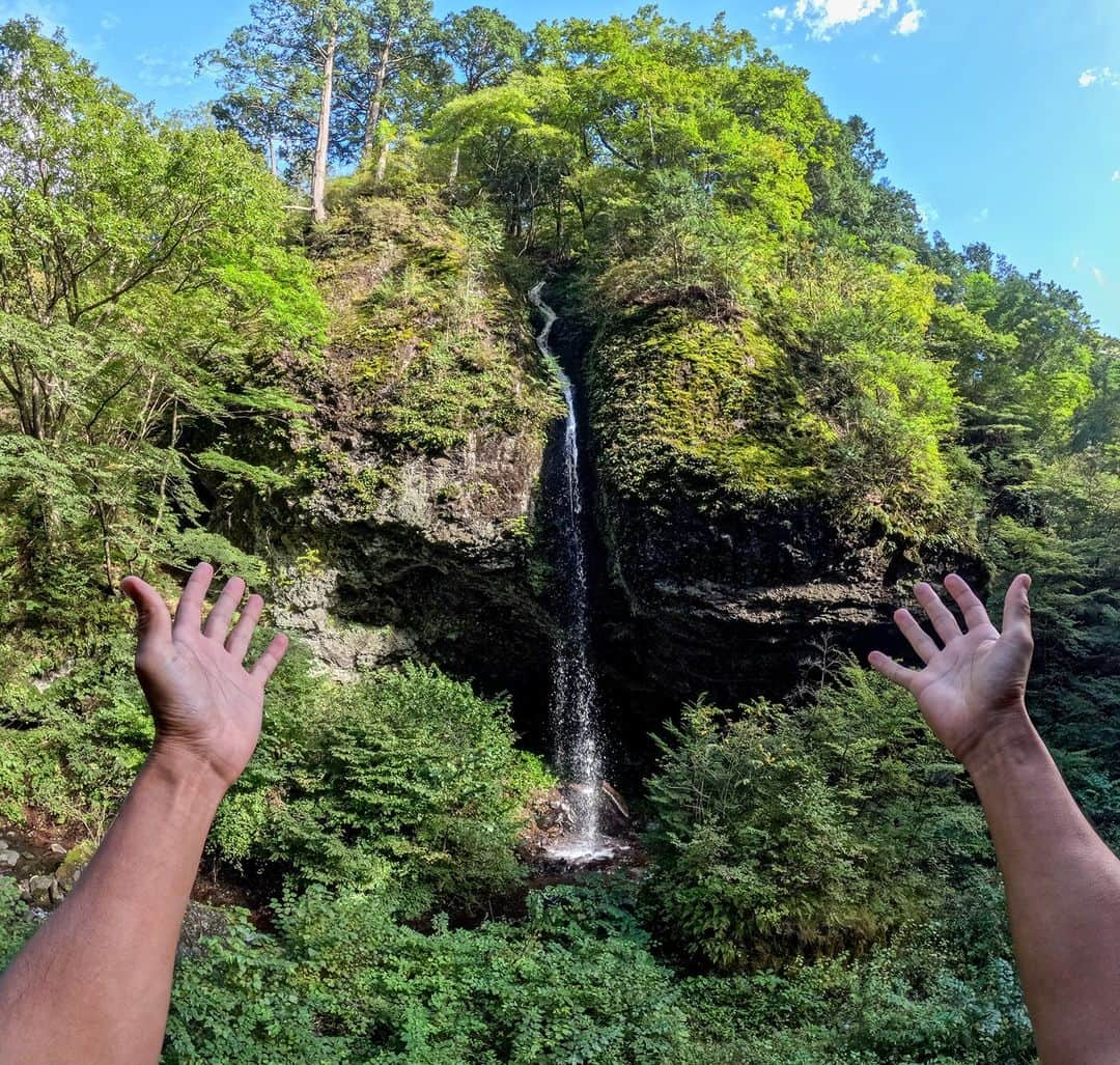 GoProのインスタグラム：「パワースポットで心身をチャージ⚡️ #榛名神社 から @kojiro_vanlifeのPOVショット 📷 ・ ・ ・ #GoPro #GoProJP #群馬 #群馬県 #滝 #アウトドア #トレッキング #神社」