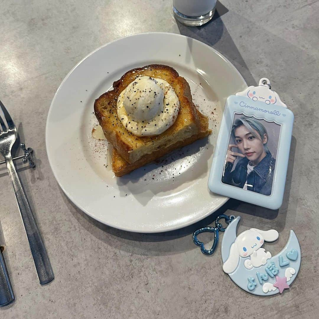 sayocoさんのインスタグラム写真 - (sayocoInstagram)「호주즈🇦🇺🩵 あまじょっぱいフレンチトースト美味しかった🍞☃️  #韓国風カフェ#推し活カフェ#八王子カフェ #フレンチトースト#ホジュズ#ピリペン#ボクスンア」12月1日 15時25分 - sayoco