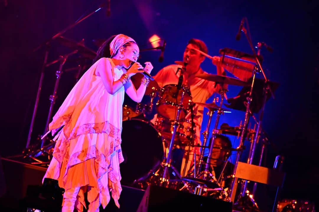 RISING SUN ROCK FESTIVALさんのインスタグラム写真 - (RISING SUN ROCK FESTIVALInstagram)「【#MISIA】 12/2(土)・3(日) 北海道公演 当日券発売のお知らせ  「25th Anniversary MISIA 星空のライヴⅫ Starry Night Fantasy」北海道公演は当日券販売を実施することが決定しました。  🎤 真駒内セキスイハイムアイスアリーナ 🎟 全席指定：12,500円(税込)※現金のみ  ＜当日券に関して＞ 公演当日、開場時間の１時間前より会場窓口にて販売いたします。 予定枚数に達し次第、販売を終了致します。  詳しくはウエスホームページをご覧ください。  #RSR23」12月1日 15時31分 - rsrfes