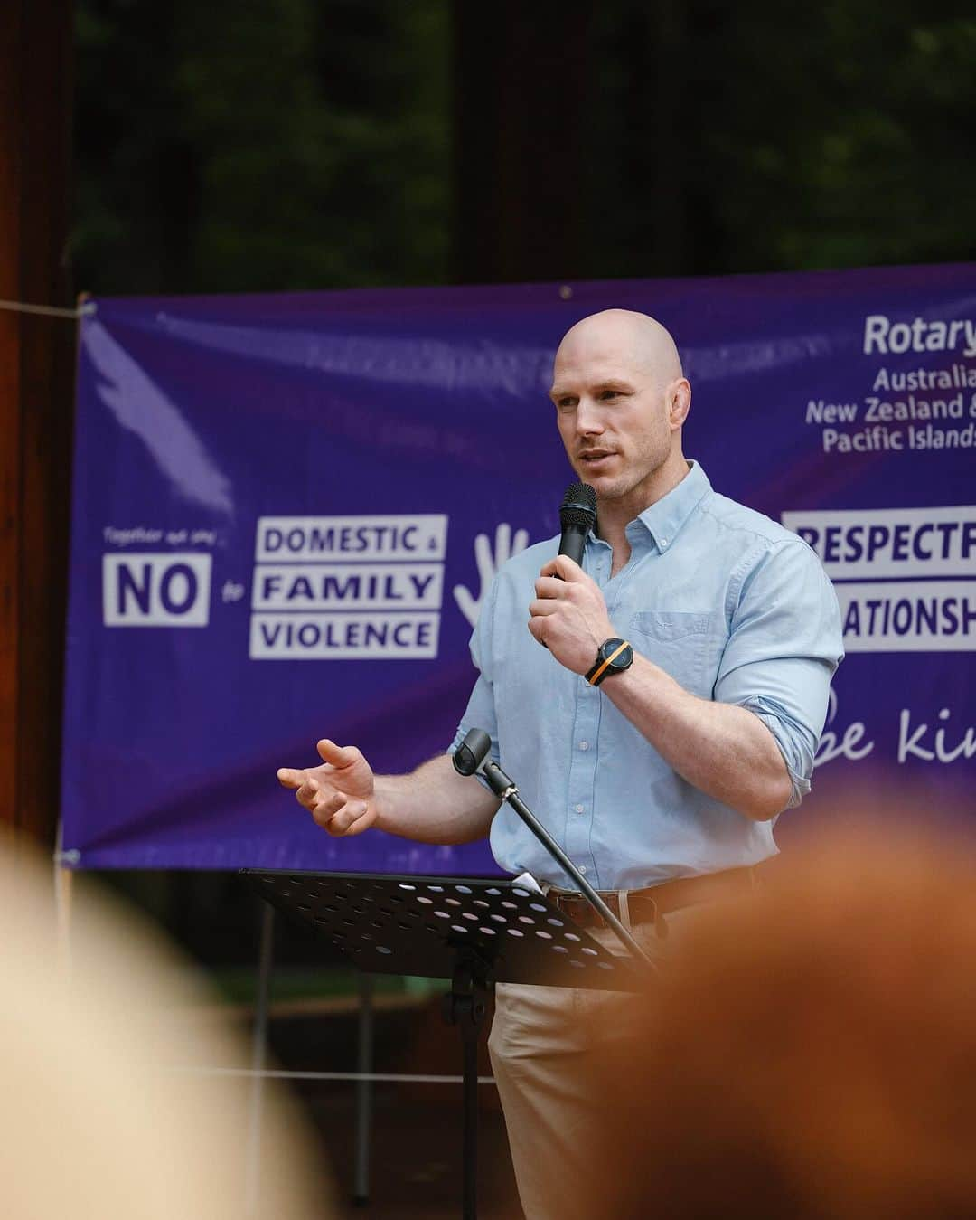 デビッド・ポーコックのインスタグラム：「Thank you to everyone who came to march for an end to family & domestic violence this morning. And calling for more funding for services.   Thanks to Rotary & all other organisers, & to @chloe_hosking_ & Melissa Gumley for your powerful words.」