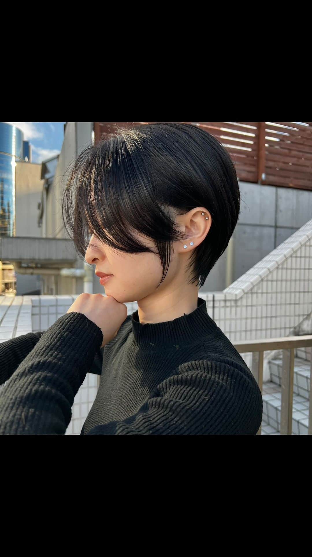 NOBU/渋谷店のインスタグラム：「#ハンサムショート  cut  . . NOBU SCISSORS発売中 @toginon_scissors #nobuscissors  #nobuセニング  . . @dysonhair_jp  スーパーソニック . . #cut #美容室 #ヘアスタイル #ハサミ #カット #ヘアアレンジ #前髪  #hair #外国人風 #イメチェン #ショートカット #美容師 #髮型 #髮型師 #剪髮 #中長髮#ตัดผม#ผม#헤어 #컷#hair #haircut」