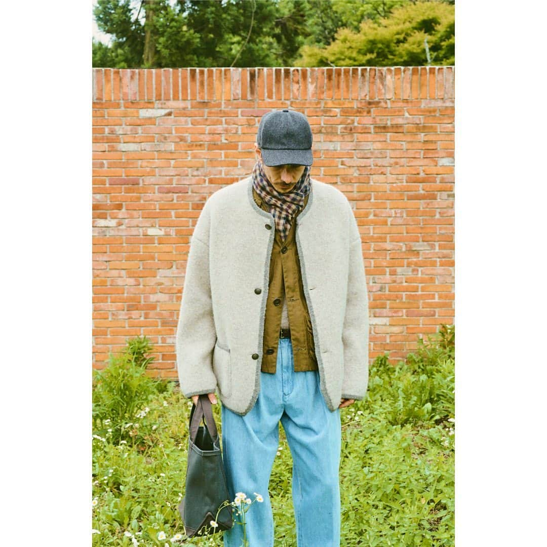 Bshop officialさんのインスタグラム写真 - (Bshop officialInstagram)「Bshop 2023 AUTUMN & WINTER - SEASON LOOK -  ITEM -------------------------------------------------- JACKET / STAPF 　¥61,600 VEST / BUZZ RICKSON’S 　¥35,200 KNIT / THIBAULT VAN DER STRAETE 　¥31,900 DENIM / FARAH 　¥19,800 BAG / ORCIVAL 　¥12,100 SCARF / W. J. HENDERSON SCOTLAND 　¥11,550 --------------------------------------------------  ▼SEASON LOOKは、HPにて公開中 https://bshop-inc.com/feature/special/seasonlook-23aw/  #bshop #23aw #bshop23aw_seasonlook」12月1日 15時46分 - bshop_official